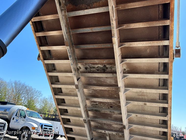 image for item EK4415 1998 Ford LT8513 dump truck