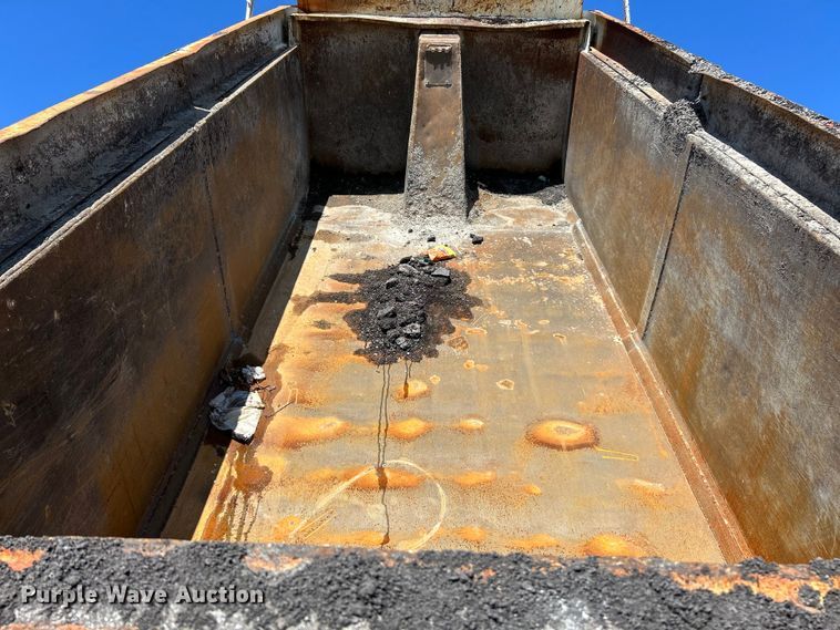 image for item EK4415 1998 Ford LT8513 dump truck