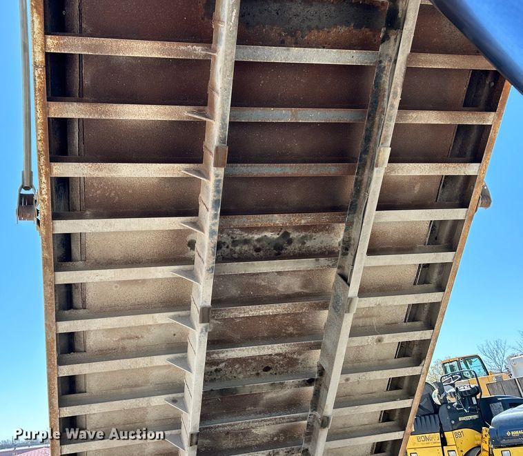 image for item EK4415 1998 Ford LT8513 dump truck