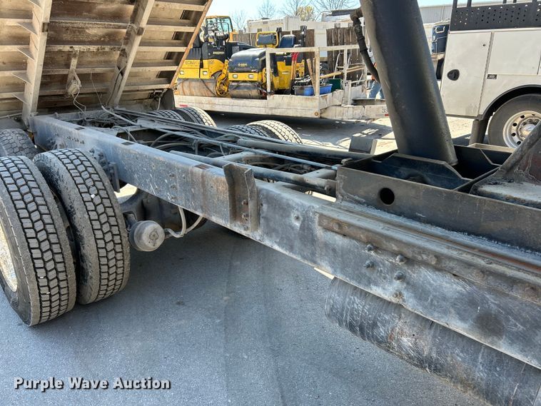 image for item EK4415 1998 Ford LT8513 dump truck