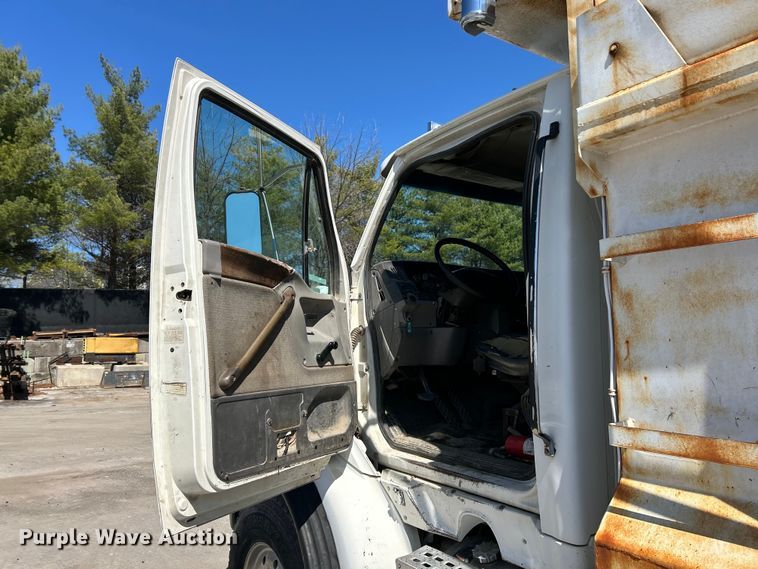 image for item EK4415 1998 Ford LT8513 dump truck