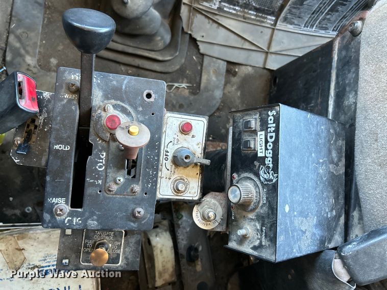 image for item EK4415 1998 Ford LT8513 dump truck