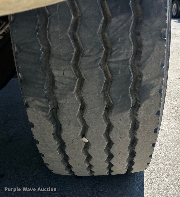 image for item EK4415 1998 Ford LT8513 dump truck