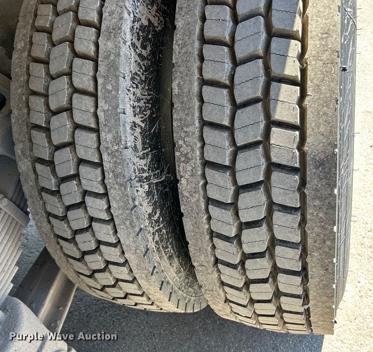 image for item EK4415 1998 Ford LT8513 dump truck