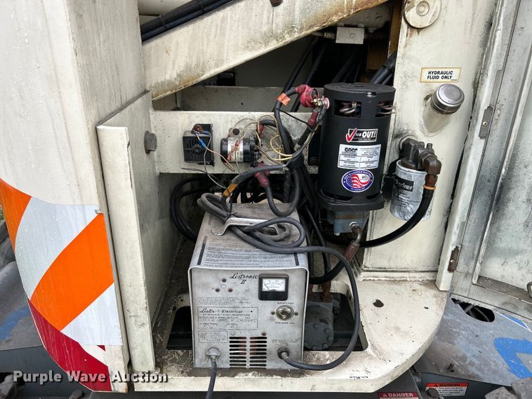 image for item EK4436 1999 Terex TA30N boom lift