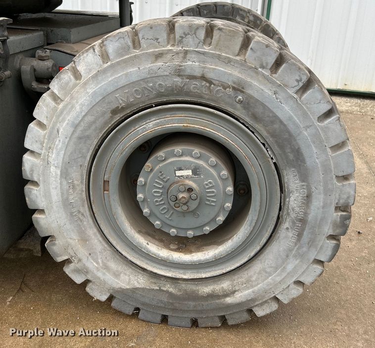 image for item EK4436 1999 Terex TA30N boom lift