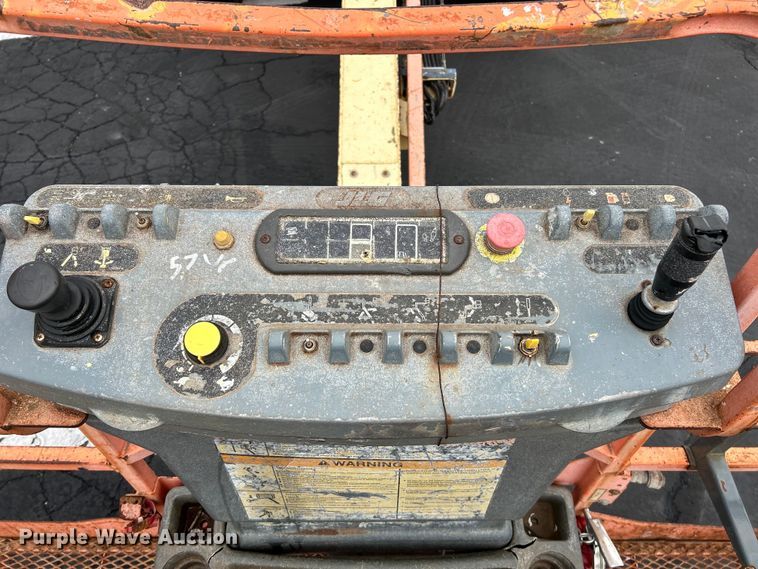 image for item EK4441 2006 JLG 400S boom lift