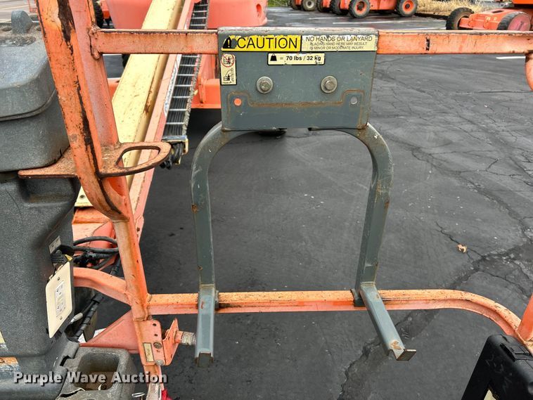 image for item EK4441 2006 JLG 400S boom lift