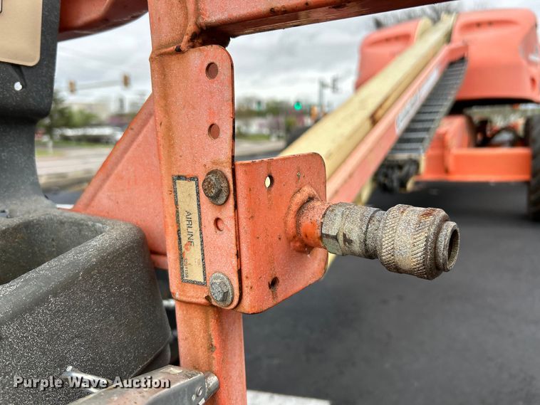 image for item EK4441 2006 JLG 400S boom lift
