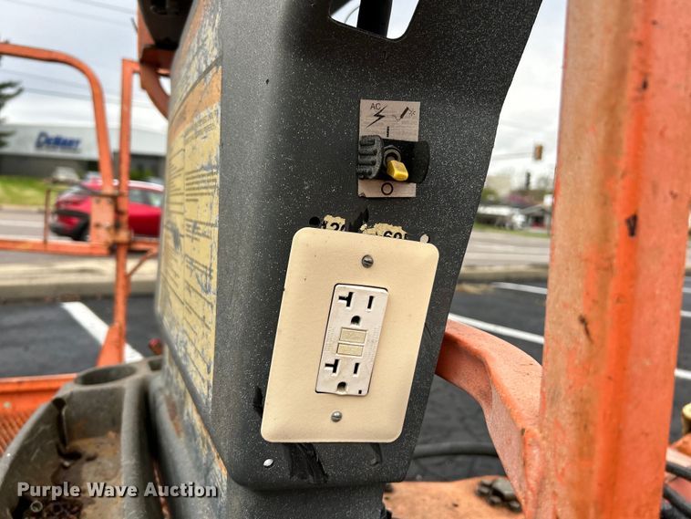 image for item EK4441 2006 JLG 400S boom lift