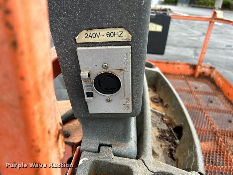 image for item EK4441 2006 JLG 400S boom lift