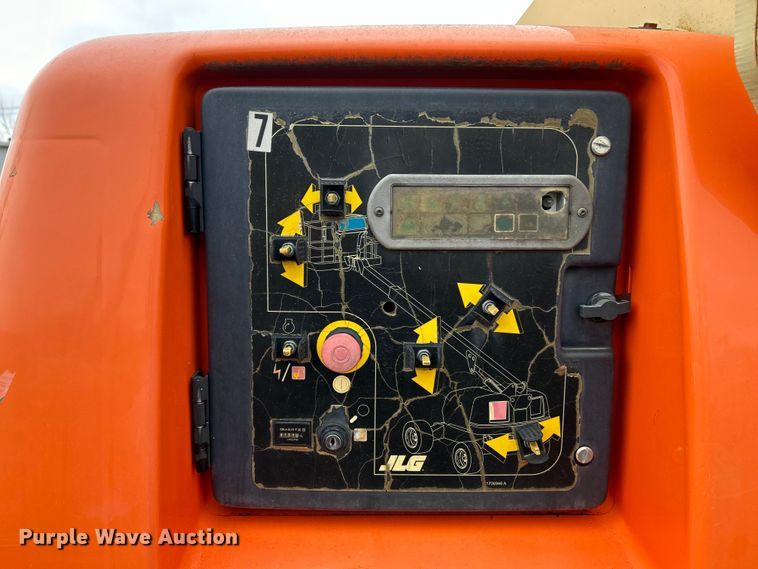 image for item EK4441 2006 JLG 400S boom lift