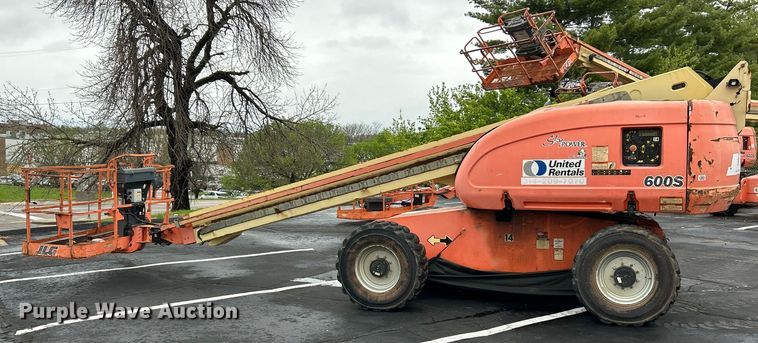 image for item EK4442 2006 JLG 600S boom lift