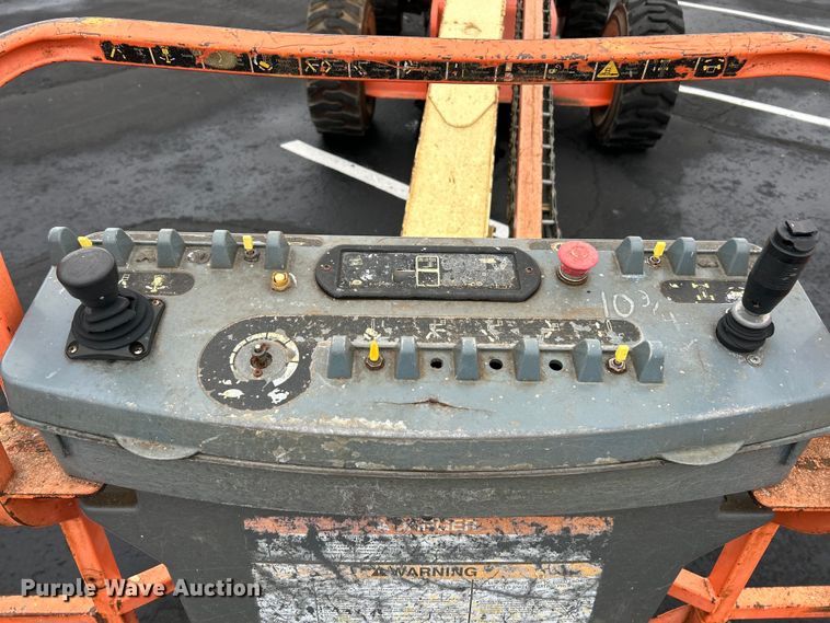 image for item EK4442 2006 JLG 600S boom lift