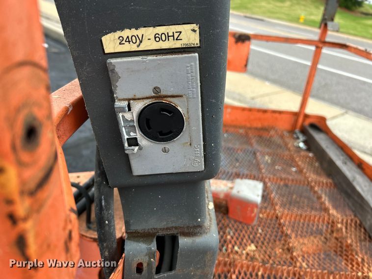 image for item EK4442 2006 JLG 600S boom lift