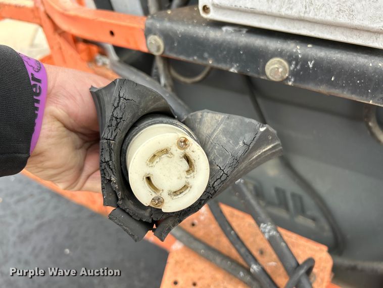 image for item EK4442 2006 JLG 600S boom lift