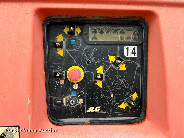 image for item EK4442 2006 JLG 600S boom lift