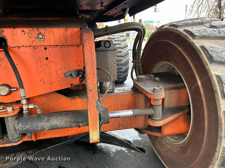 image for item EK4442 2006 JLG 600S boom lift