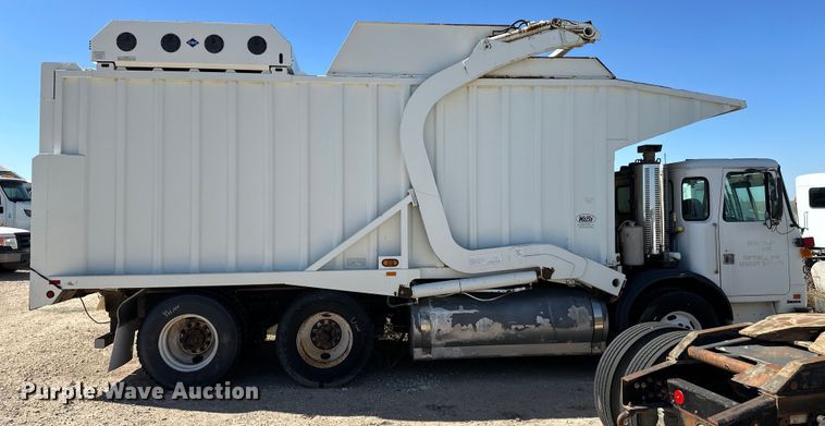 image for item IB9388 2016 Autocar Xpeditor refuse truck