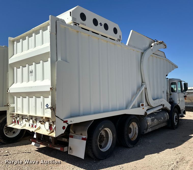 image for item IB9388 2016 Autocar Xpeditor refuse truck
