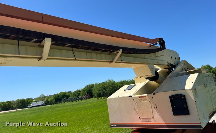 image for item JS9956 1992 JLG 110HX boom lift