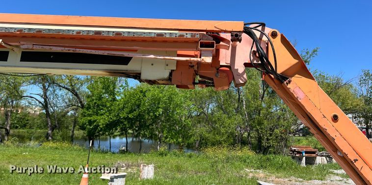 image for item JS9956 1992 JLG 110HX boom lift