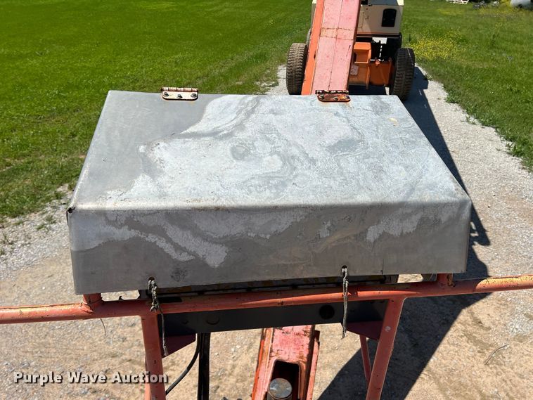 image for item JS9956 1992 JLG 110HX boom lift