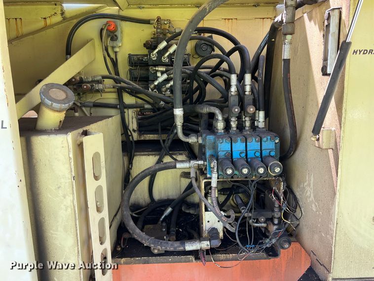 image for item JS9956 1992 JLG 110HX boom lift