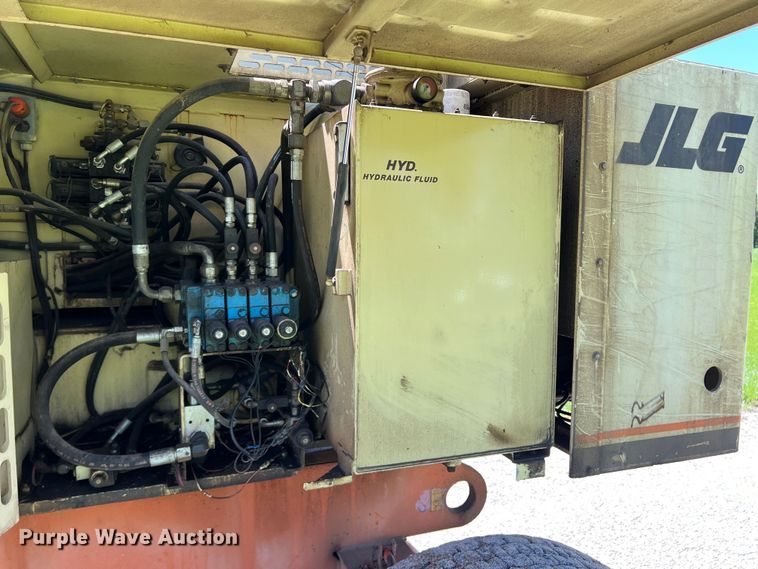 image for item JS9956 1992 JLG 110HX boom lift