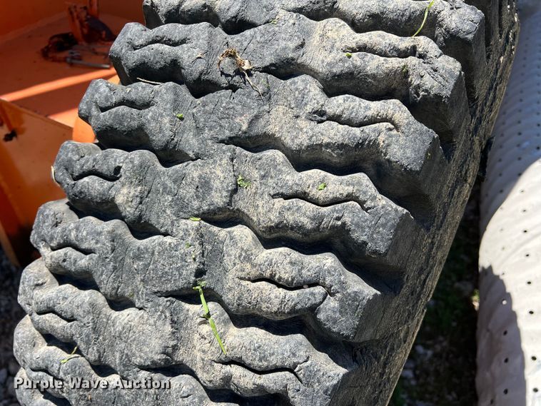 image for item JS9956 1992 JLG 110HX boom lift