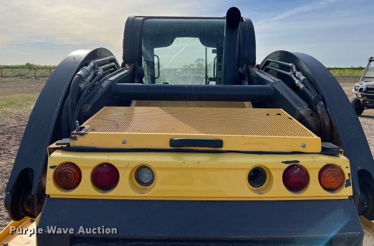 image for item KV9770 2016 New Holland  C238 tracked skid steer loader