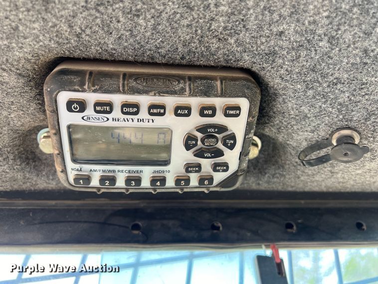 image for item KV9770 2016 New Holland  C238 tracked skid steer loader