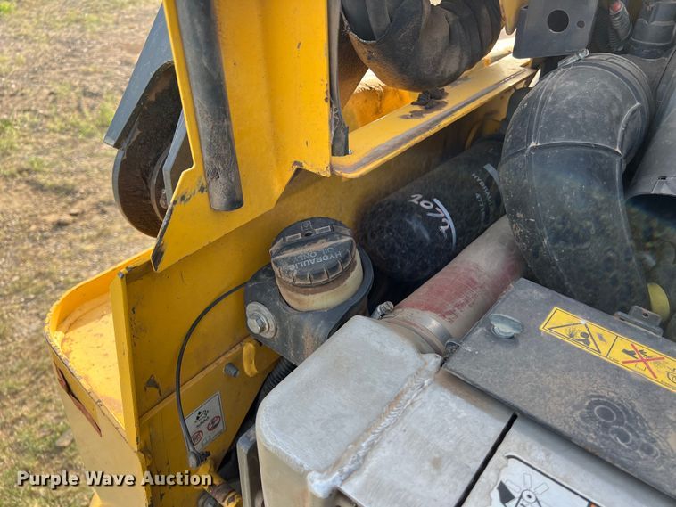 image for item KV9770 2016 New Holland  C238 tracked skid steer loader