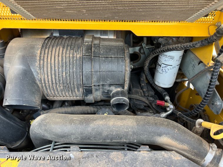 image for item KV9770 2016 New Holland  C238 tracked skid steer loader