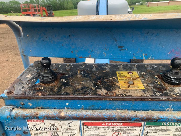 image for item KX9974 2012 Genie S40 boom lift