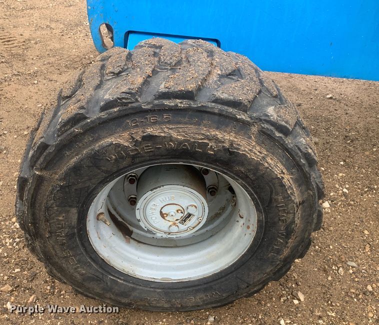 image for item KX9974 2012 Genie S40 boom lift