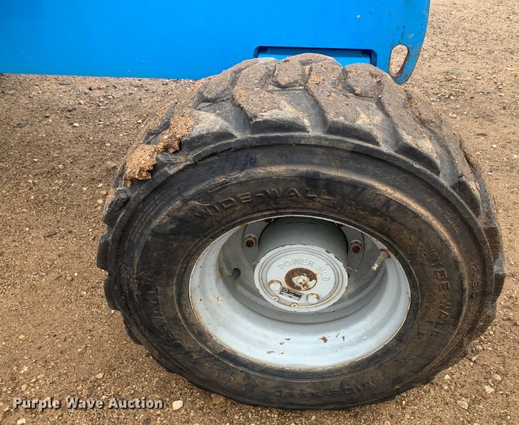 image for item KX9974 2012 Genie S40 boom lift