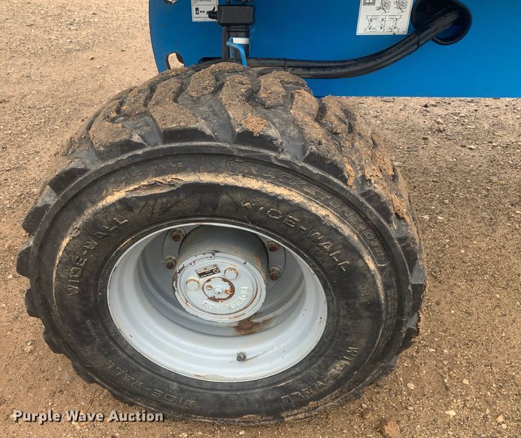 image for item KX9974 2012 Genie S40 boom lift