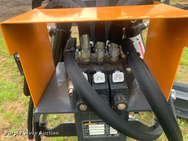 image for item KX9975 2023 Landhonor GM-12-96W skid steer grader