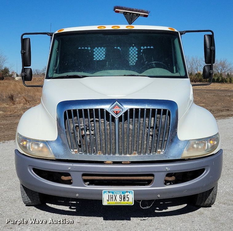 image for item LC9936 2007 International  4300 dump flatbed truck