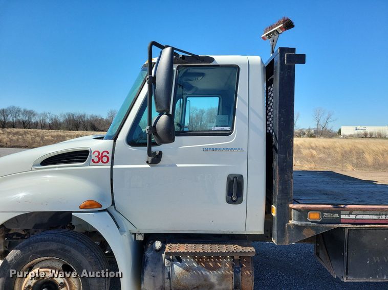image for item LC9936 2007 International  4300 dump flatbed truck