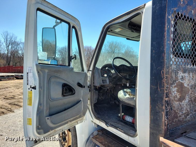 image for item LC9936 2007 International  4300 dump flatbed truck