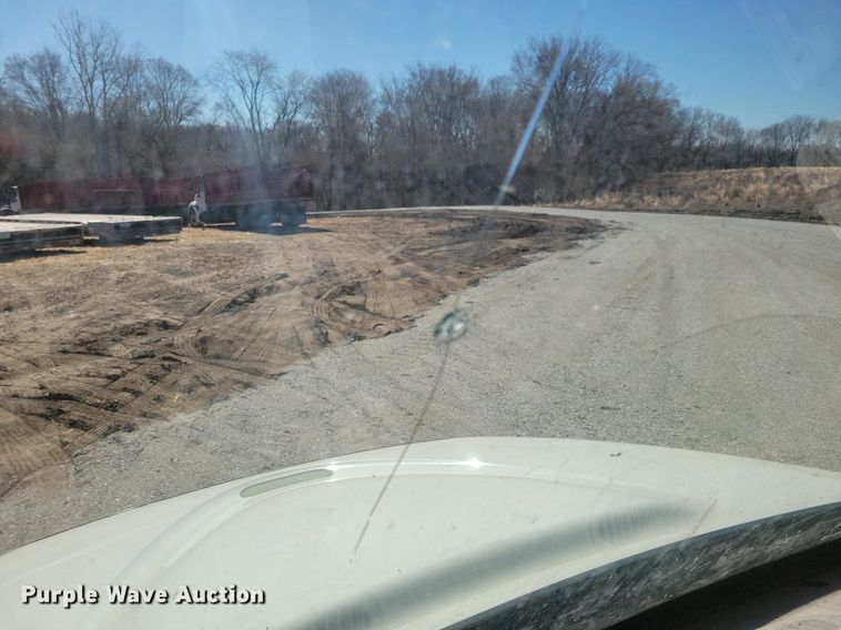 image for item LC9936 2007 International  4300 dump flatbed truck