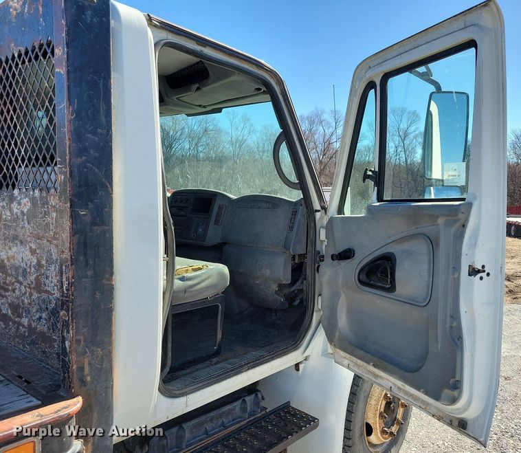 image for item LC9936 2007 International  4300 dump flatbed truck