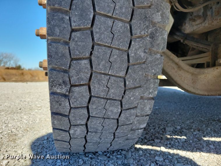 image for item LC9936 2007 International  4300 dump flatbed truck