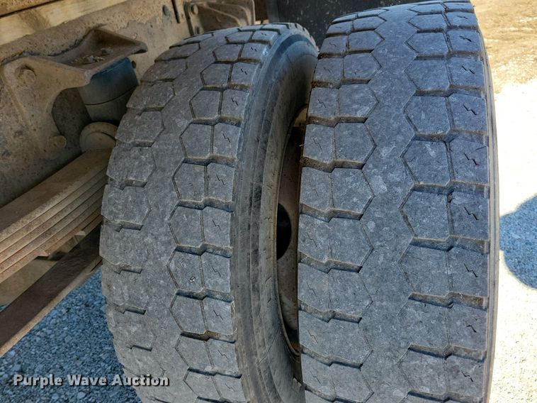 image for item LC9936 2007 International  4300 dump flatbed truck