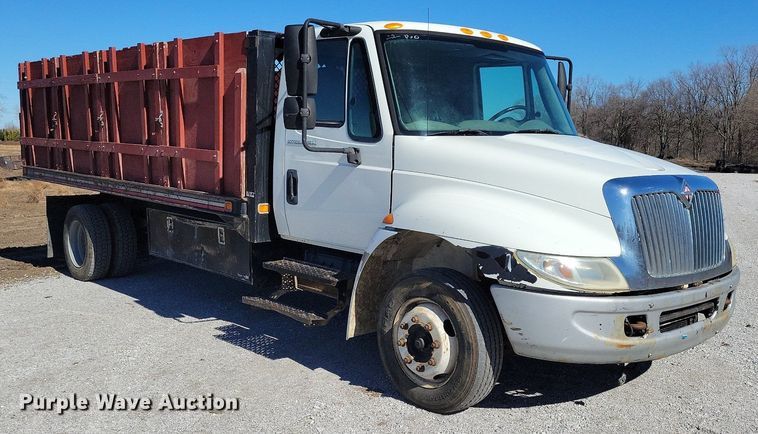 image for item LC9937 2006 International  4300 dump flatbed truck
