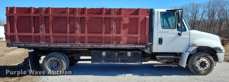 image for item LC9937 2006 International  4300 dump flatbed truck