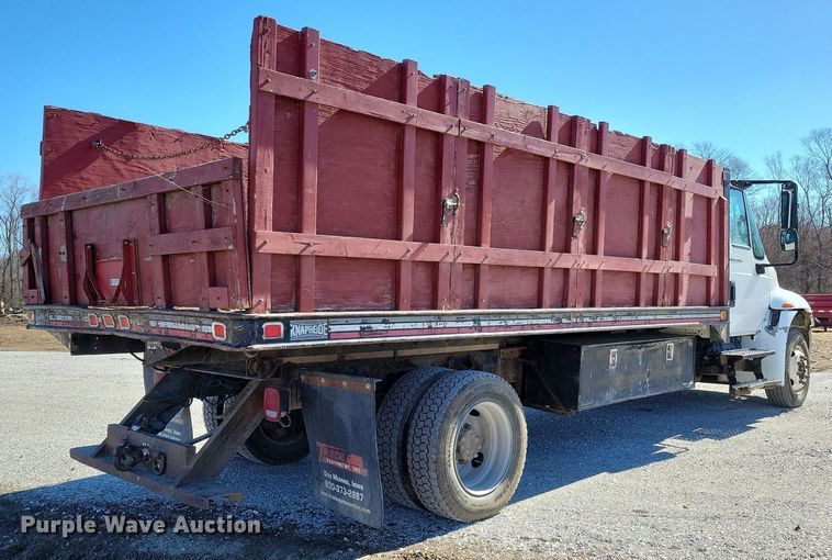 image for item LC9937 2006 International  4300 dump flatbed truck