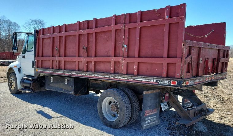 image for item LC9937 2006 International  4300 dump flatbed truck